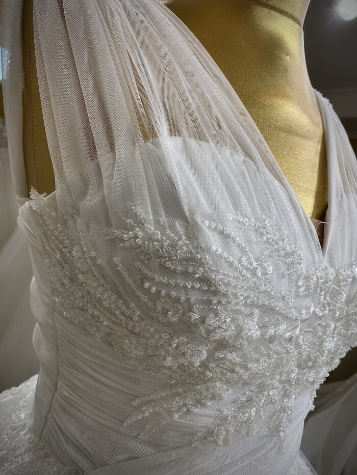 Darla - wholesale wedding dress - detail