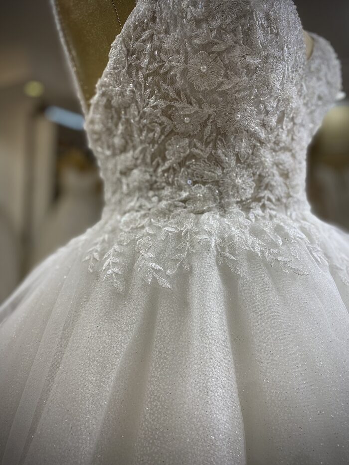 Zeta - wholesale wedding dress - detail