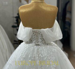 25100 - Wholesale tulle and lace wedding dress - back